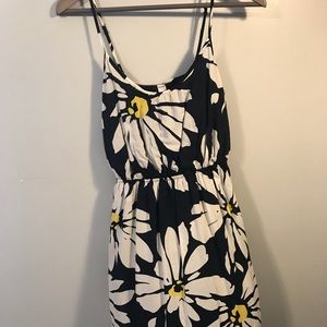 Old Navy Sunflower knee length dress Small